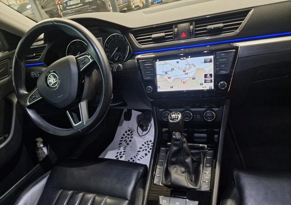Skoda Superb cena 70900 przebieg: 198445, rok produkcji 2016 z Warszawa małe 781